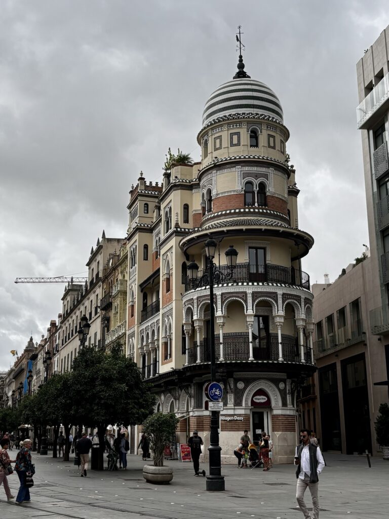 edificio de la adriaticaedificio de la adriatica